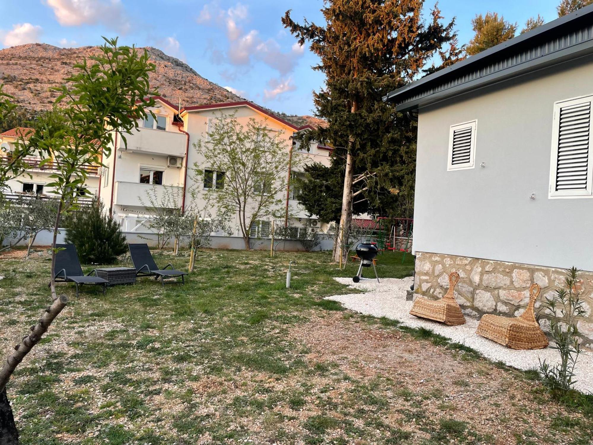 Holiday Home Lola - Large Outdoor Area Starigrad Paklenica Exteriör bild